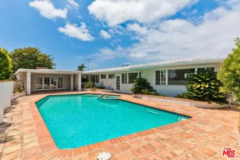 4821 W 63rd St, Los Angeles, CA 90056
