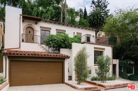 2050 N Las Palmas Ave, Los Angeles, CA 90068