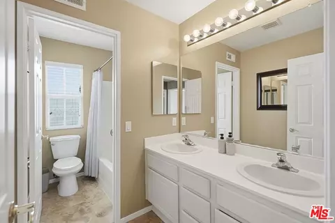 Bath - 44672 Brookvail Ct, Temecula, CA 92592 photo 2 of 3