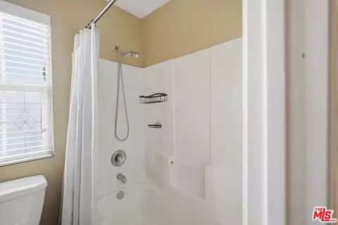 Bath - 44672 Brookvail Ct, Temecula, CA 92592 photo 3 of 3
