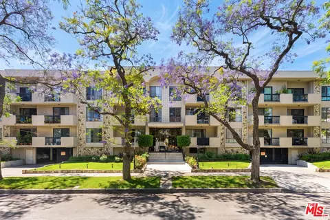 423 N Palm Dr #102, Beverly Hills, CA 90210