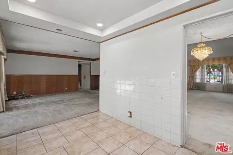 Entry Way - 627 Mount St, Diamond Bar, CA 91765 photo 3 of 5