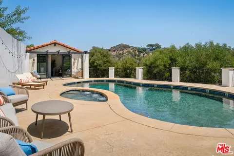 8171 Tianna Rd, Los Angeles, CA 90046