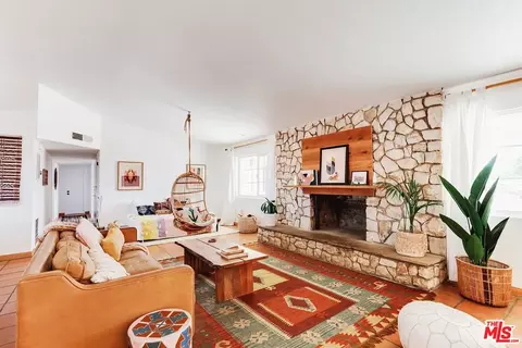 Living - 7435 Palomar Ave, Yucca Valley, CA 92284 photo 2 of 2