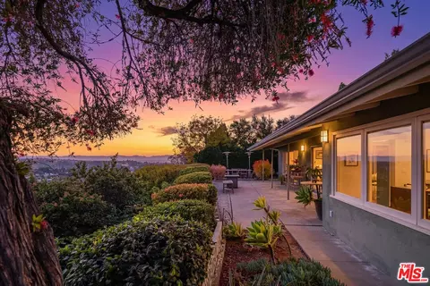 3823 Cody Rd, Sherman Oaks, CA 91403