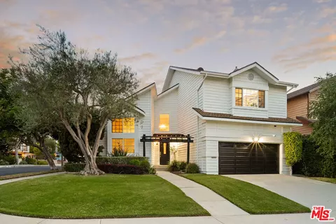 7827 Berger Ave, Playa Del Rey, CA 90293