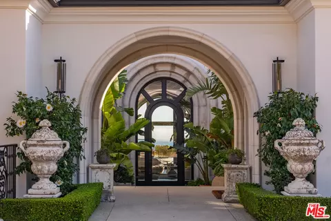 Undisclosed, Malibu, CA 90265
