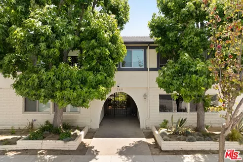 360 Gladys Ave #1, Long Beach, CA 90814