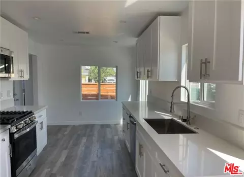 Entry Way - 328 W Elm St, Compton, CA 90220 photo 2 of 3