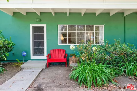 5226 Village Grn, Los Angeles, CA 90016