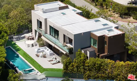 815 N Tigertail Rd, Los Angeles, CA 90049