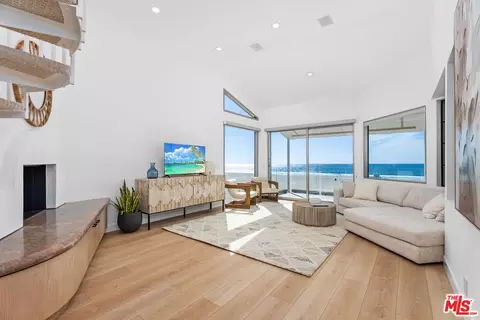 4 Jib St #13, Marina Del Rey, CA 90292
