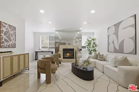 120 S Crescent Dr #104, Beverly Hills, CA 90212