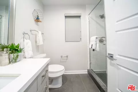 Bath - 15602 Lilli Way, Van Nuys, CA 91406 photo 2 of 6