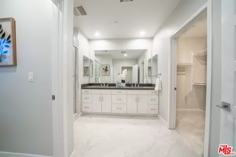 Entry Way - 15602 Lilli Way, Van Nuys, CA 91406 photo 3 of 7