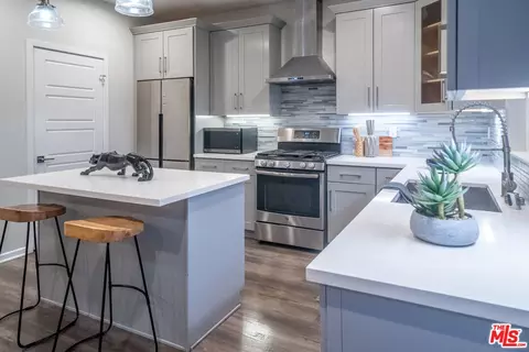 Kitchen - 15602 Lilli Way, Van Nuys, CA 91406 photo 7 of 7