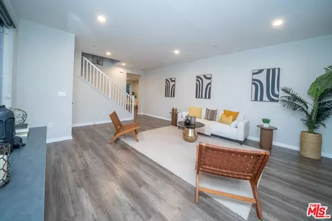 Living - 15602 Lilli Way, Van Nuys, CA 91406 photo 2 of 3