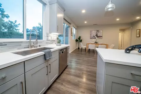 Kitchen - 15602 Lilli Way, Van Nuys, CA 91406 photo 5 of 7
