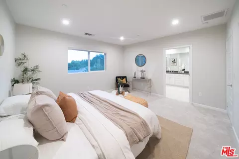 Bedroom - 15602 Lilli Way, Van Nuys, CA 91406 photo 3 of 8