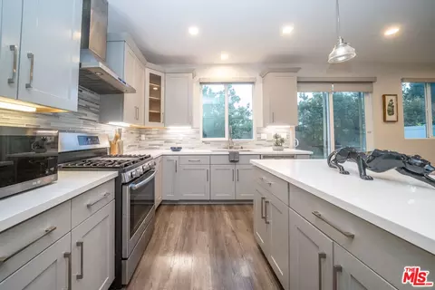Kitchen - 15602 Lilli Way, Van Nuys, CA 91406 photo 2 of 7