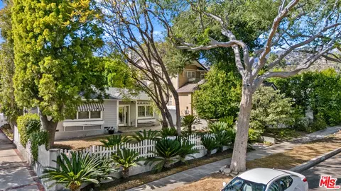 1023 E Grinnell Dr, Burbank, CA 91501