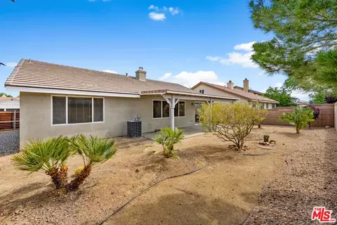 Exterior - 6304 Starview Dr, Lancaster, CA 93536 photo 4 of 6