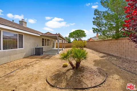 Exterior - 6304 Starview Dr, Lancaster, CA 93536 photo 5 of 6
