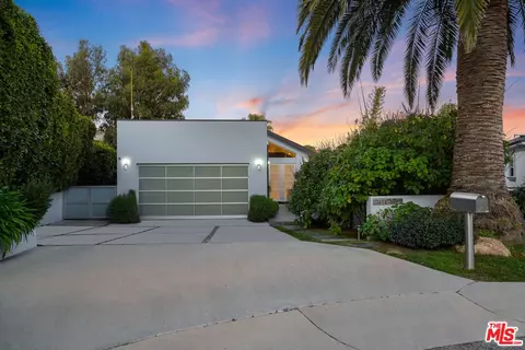 28927 W Beach Ln, Malibu, CA 90265