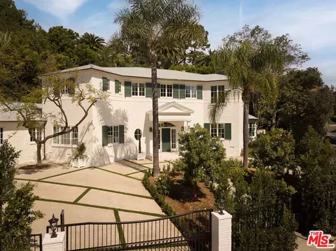 31 Oakmont Dr, Los Angeles, CA 90049