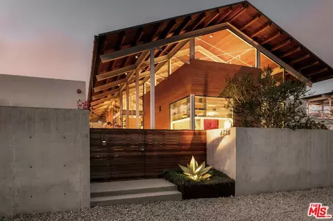6728 Wildlife Rd, Malibu, CA 90265
