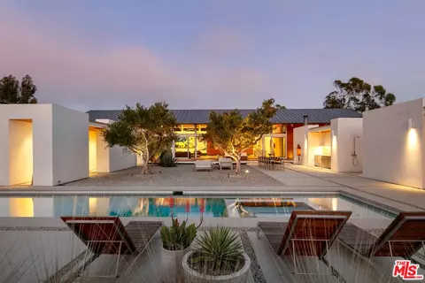 6728 Wildlife Rd, Malibu, CA 90265