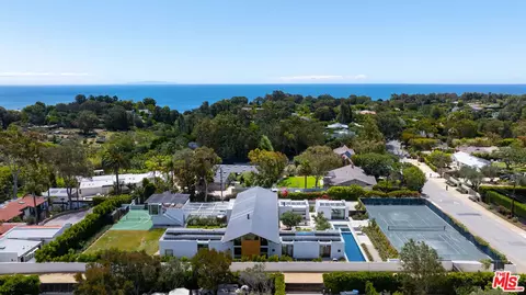 6728 Wildlife Rd, Malibu, CA 90265