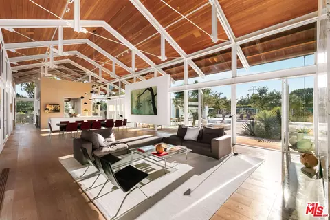 6728 Wildlife Rd, Malibu, CA 90265