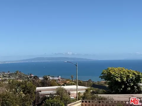 1073 Glenhaven Dr, Pacific Palisades, CA 90272