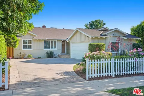 12540 Albers St, Valley Village, CA 91607