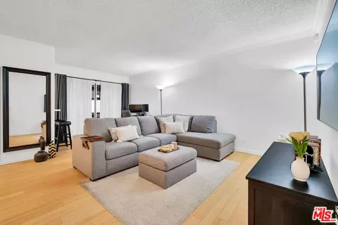 5651 Sumner Way #102, Culver City, CA 90230