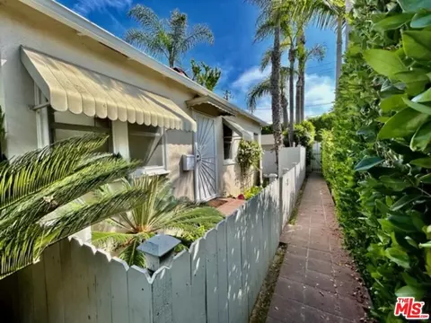 1527 W Centinela Ave #D, Santa Monica, CA 90404