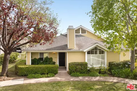 1527 Meadow Cir, Carpinteria, CA 93013