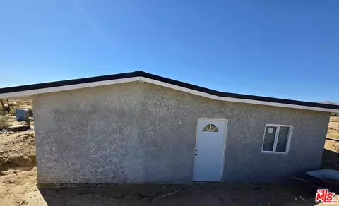 7797 Quartz Rd, Mojave, CA 93501