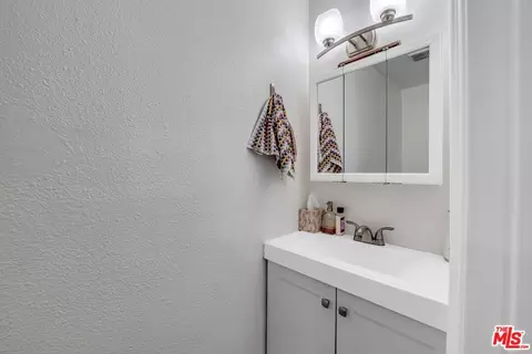 Bath - 223 S Acacia Ave #205, Compton, CA 90220 photo 1 of 3