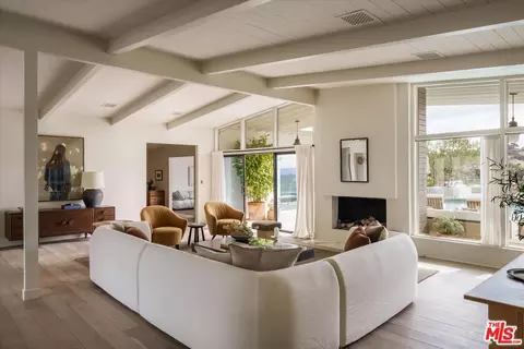 3627 Cody Rd, Sherman Oaks, CA 91403