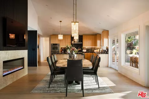 610 Estrellita Way, Los Angeles, CA 90049