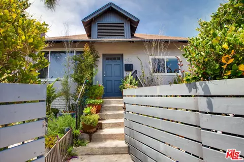 Exterior - 403 Brooks Ave, Venice, CA 90291 photo 2 of 11