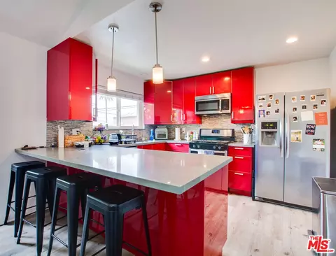 Kitchen - 403 Brooks Ave, Venice, CA 90291 photo 4 of 11