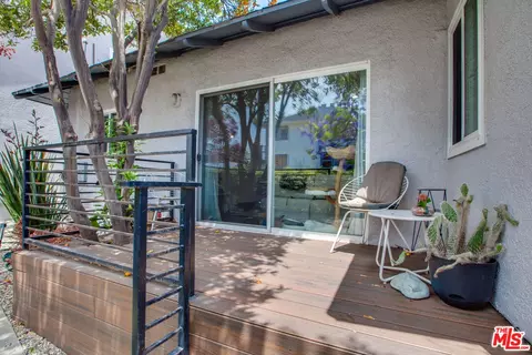 Exterior - 403 Brooks Ave, Venice, CA 90291 photo 8 of 11