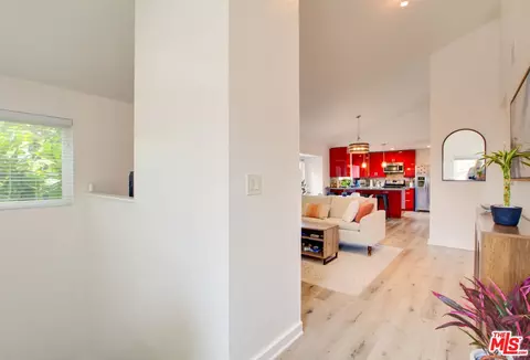 Entry Way - 403 Brooks Ave, Venice, CA 90291 photo 1 of 1