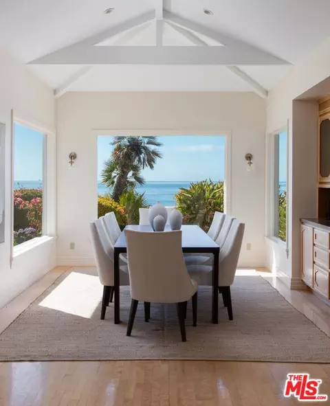 Dining - 1465 Edgecliff Ln, Montecito, CA 93108 photo 1 of 1