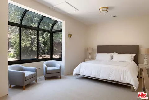 Bedroom - 1465 Edgecliff Ln, Montecito, CA 93108 photo 3 of 4