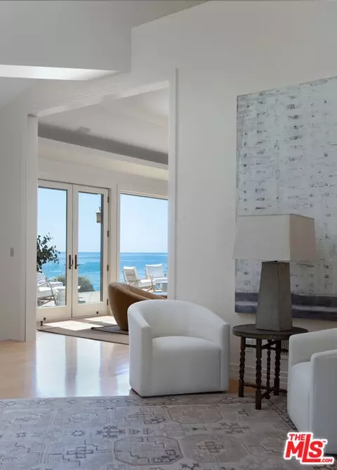 Entry Way - 1465 Edgecliff Ln, Montecito, CA 93108 photo 1 of 2