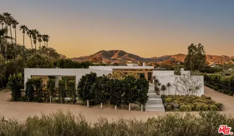 28837 Selfridge Dr, Malibu, CA 90265